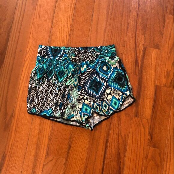 pattern flowy shorts - Picture 1 of 1